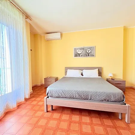 Abitazione Sandra Bed & Breakfast 3*