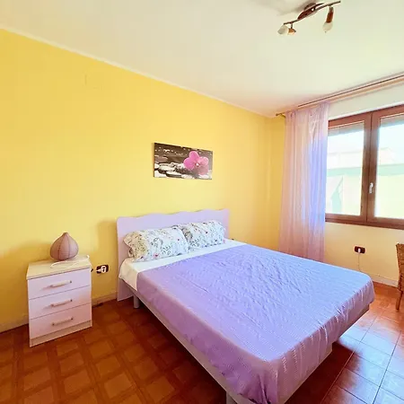 Abitazione Sandra Bed & Breakfast 3*